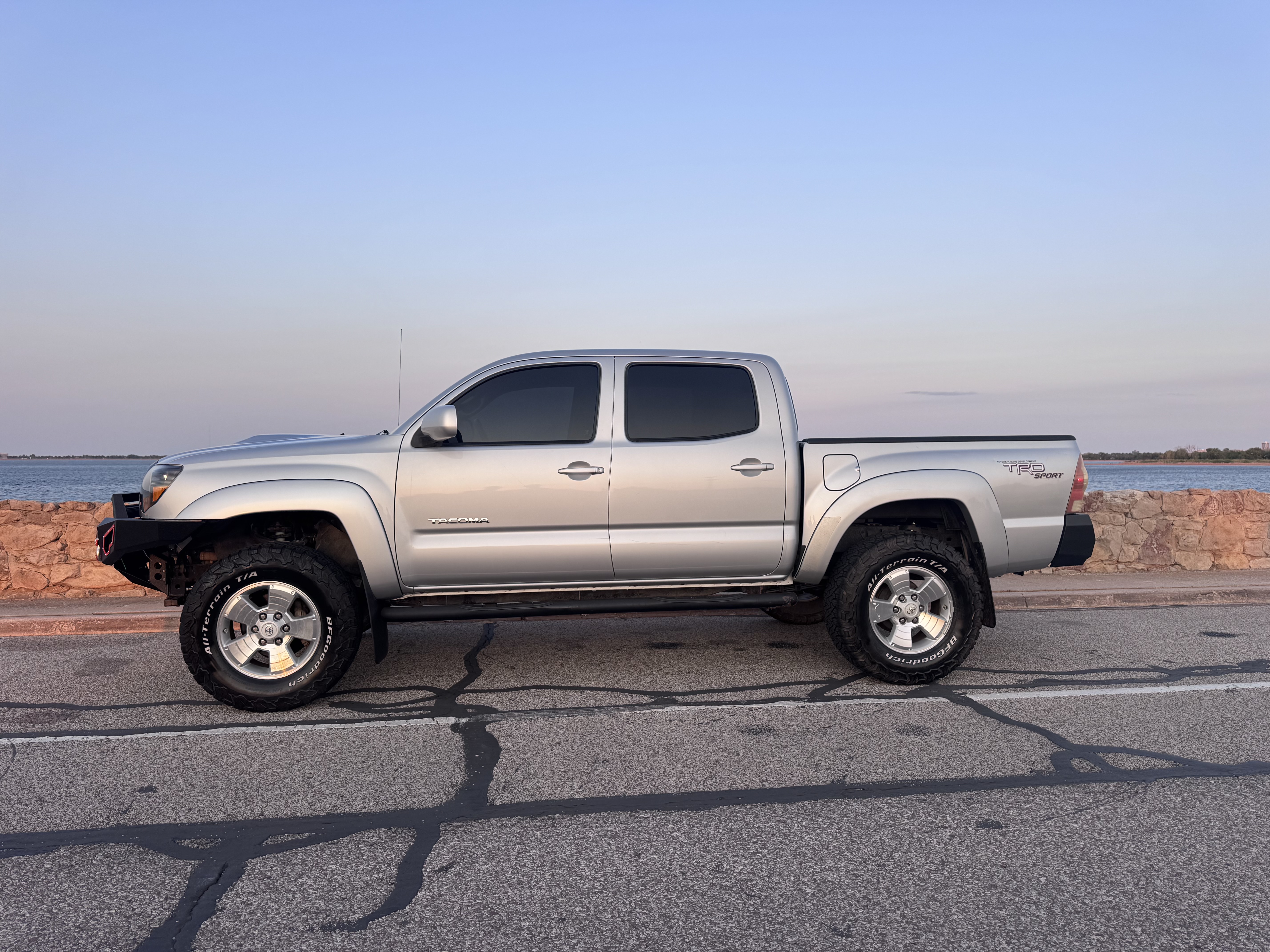 Used 2010 Toyota Tacoma PreRunner RWD image 1