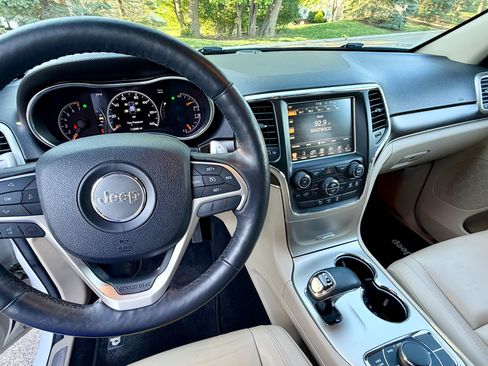 Used 2014 Jeep Grand Cherokee Limited AWD/4WD image 10