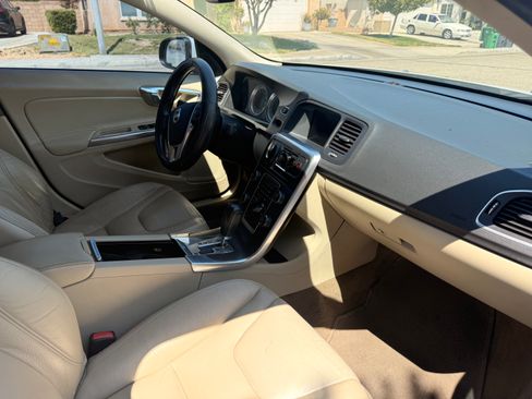 Used 2012 Volvo S60 T5 FWD image 8