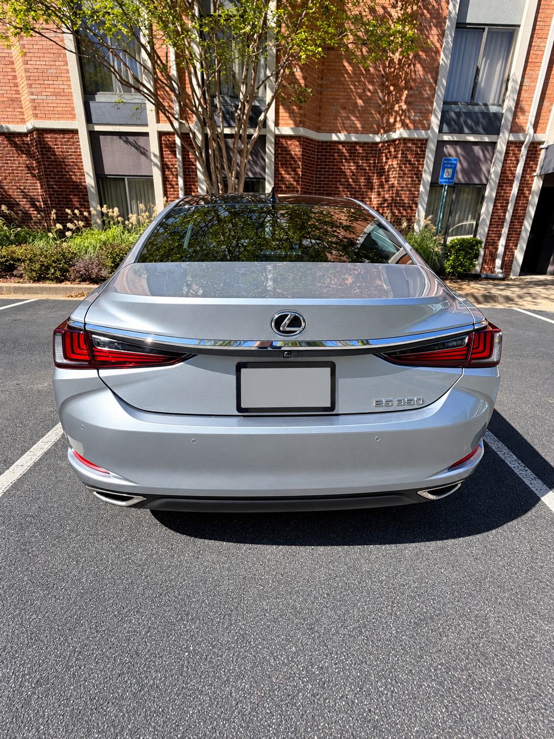 Used 2025 Lexus ES 350 Ultra Luxury FWD image 9