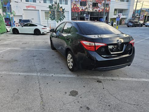Used 2015 Toyota Corolla LE FWD image 2