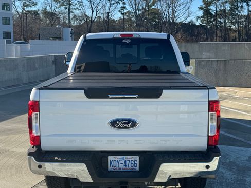 Used 2019 Ford F250 Lariat w/ Lariat Value Package image 2