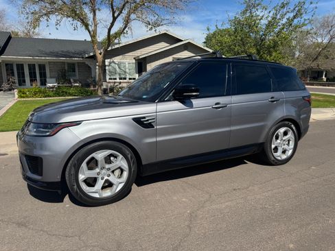 Used 2020 Land Rover Range Rover Sport HSE image 4