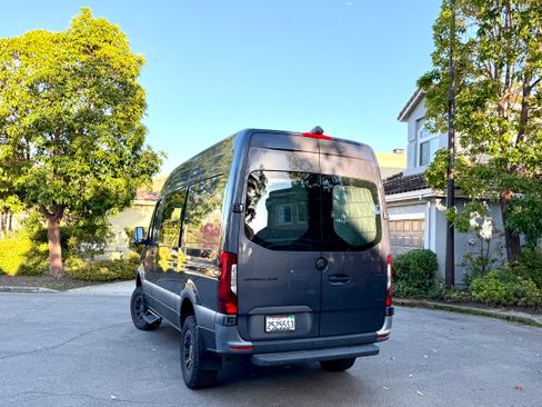 Used 2022 Mercedes-Benz Sprinter 2500 image 22