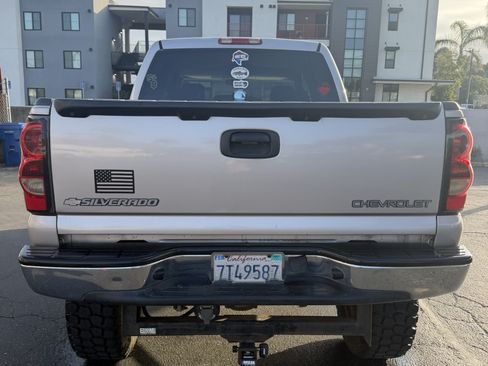 Used 2005 Chevrolet Silverado 1500 4x4 Crew Cab w/ Light Duty Power Package image 13