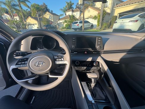 Used 2022 Hyundai Elantra SEL w/ Cargo Package FWD image 14