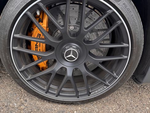 Used 2018 Mercedes-Benz SL 63 AMG image 4