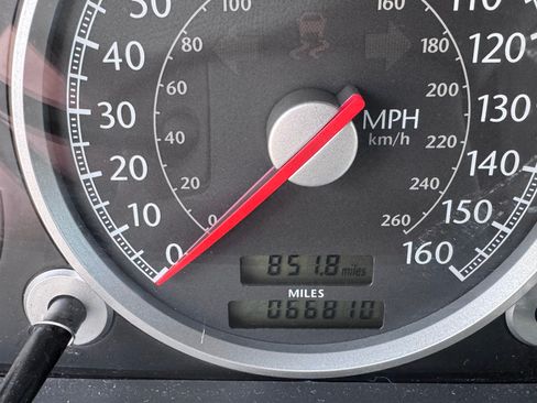 Used 2006 Chrysler Crossfire Limited RWD image 13