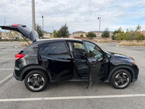 Used 2018 Honda HR-V EX-L image 8