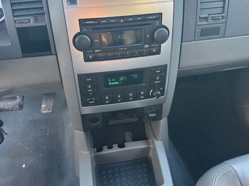 Used 2005 Dodge Durango Limited image 12