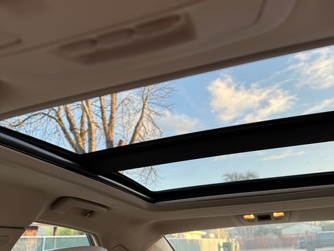 Used 2010 Cadillac CTS Premium image 15