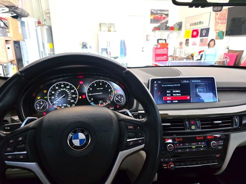 Used 2018 BMW X5 sDrive35i w/ Lighting Package image 6