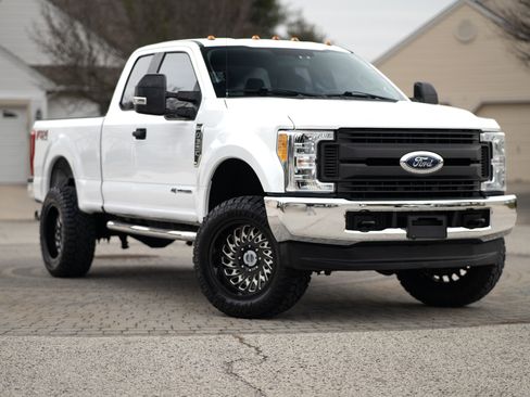 Used 2017 Ford F350 XL w/ Power Equipment Group image 1