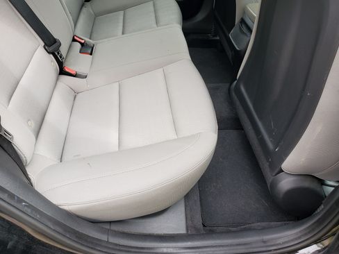 Used 2017 Hyundai Elantra SE image 26