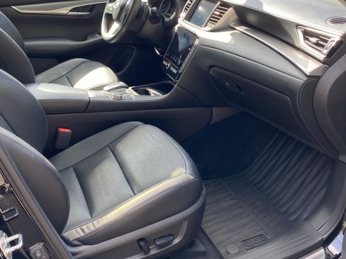 Used 2023 INFINITI QX50 Luxe image 11