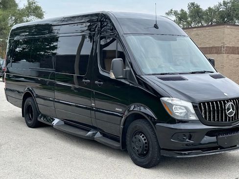 Used 2014 Mercedes-Benz Sprinter 3500 image 2