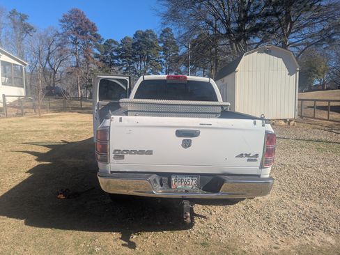 Used 2005 Dodge Ram 1500 Truck SLT image 8
