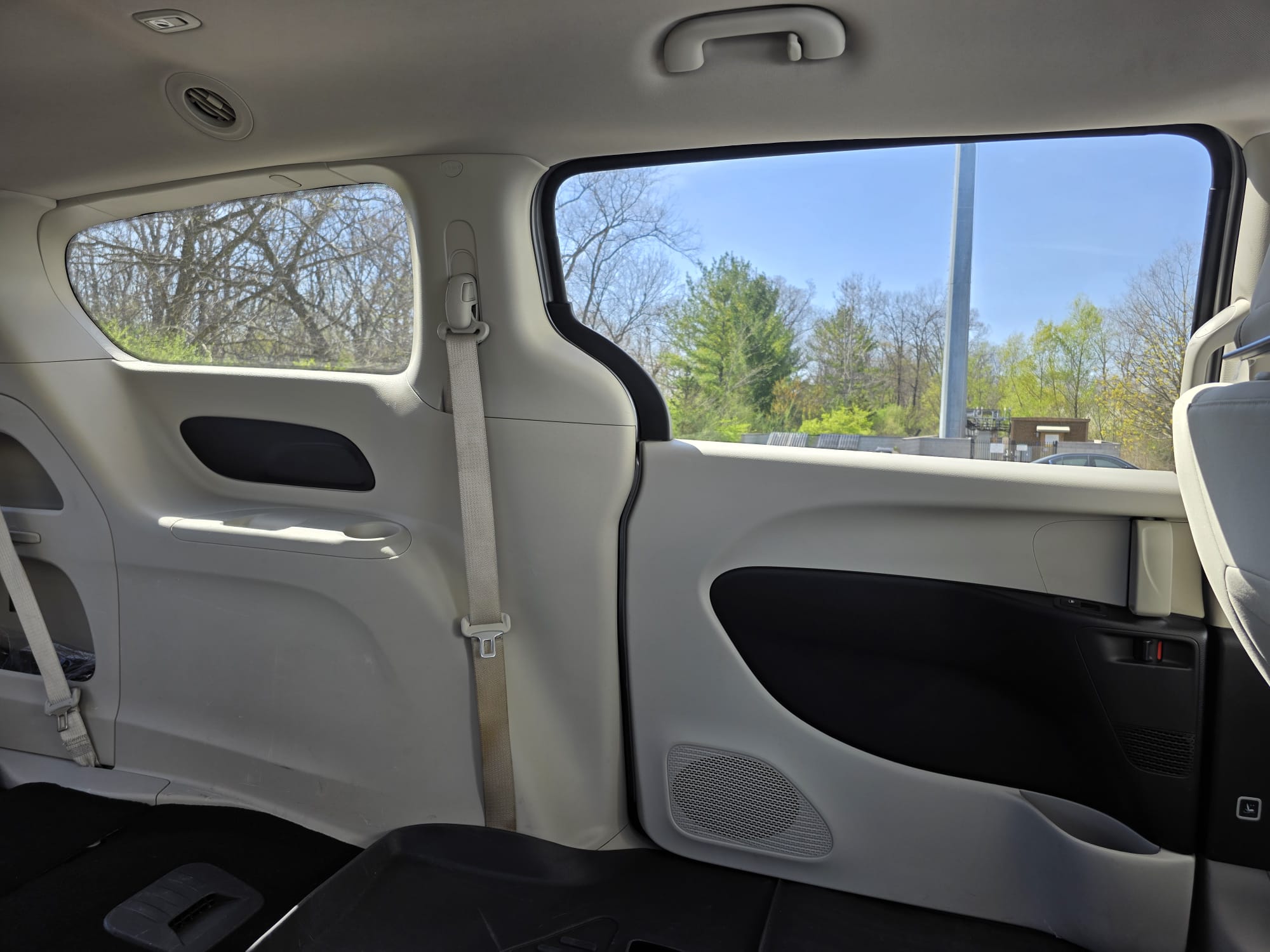 Used 2017 Chrysler Pacifica Touring FWD image 20