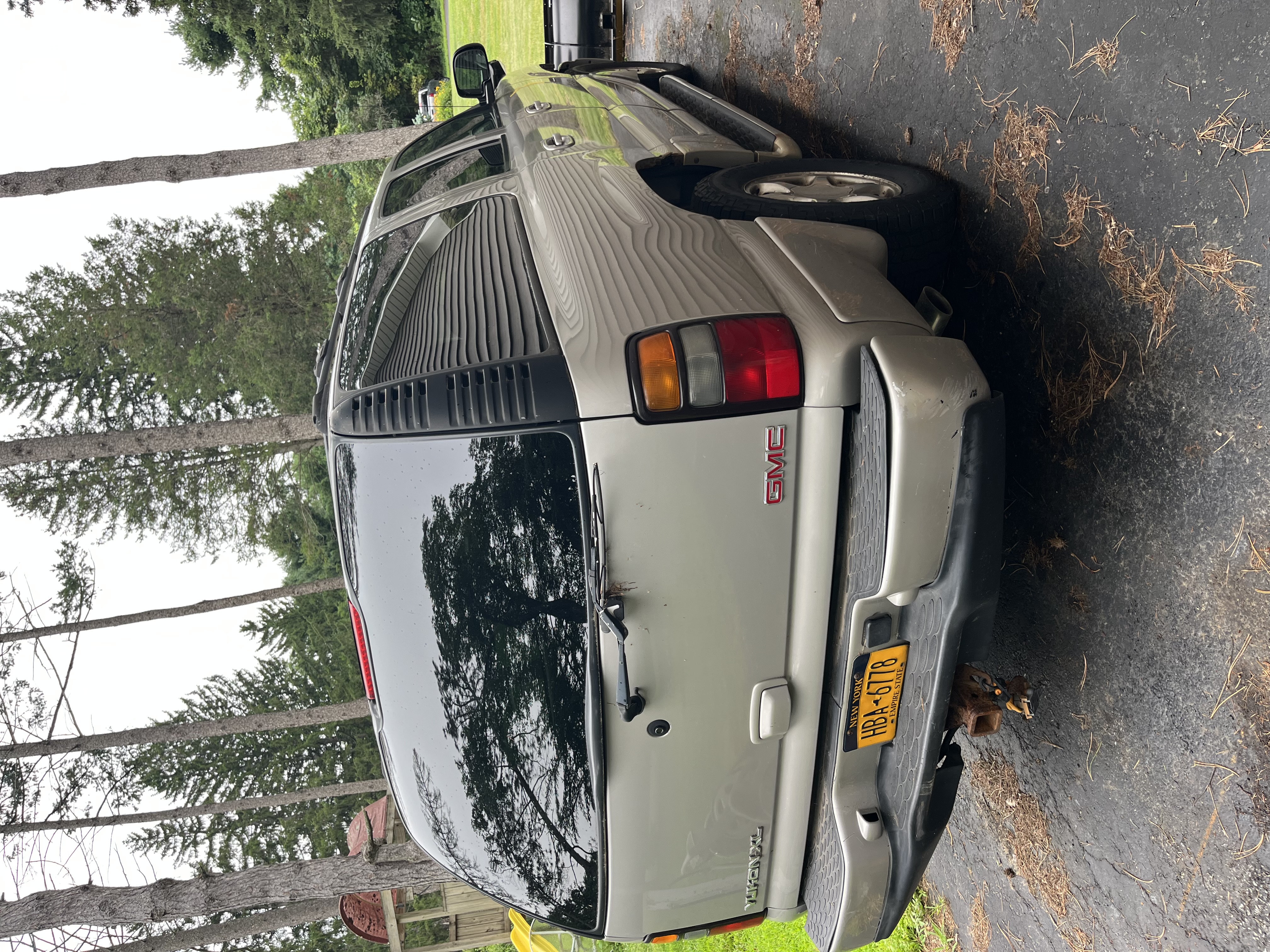 Used 2005 GMC Yukon XL Denali AWD/4WD image 5