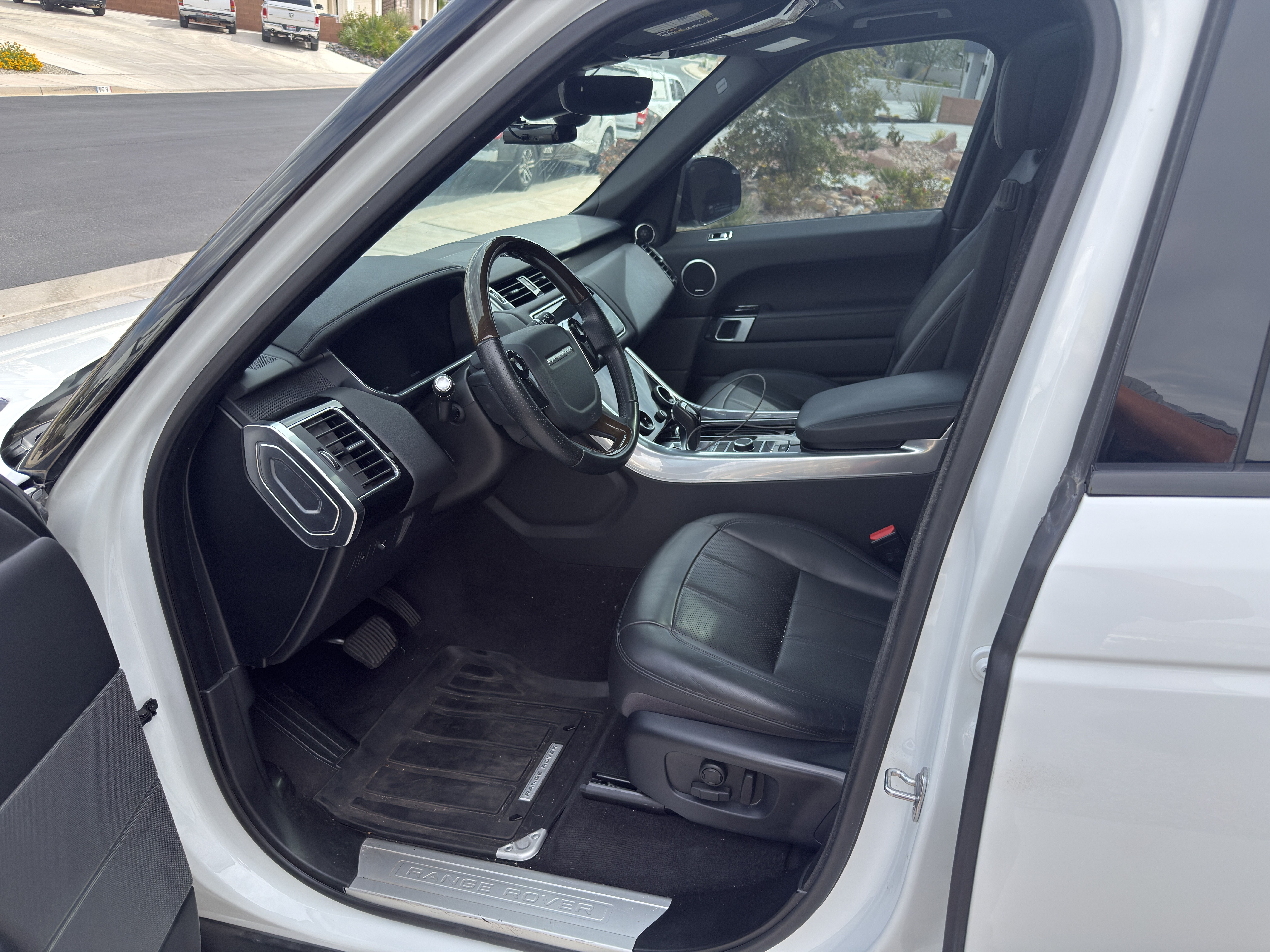 Used 2020 Land Rover Range Rover Sport HSE AWD/4WD image 6