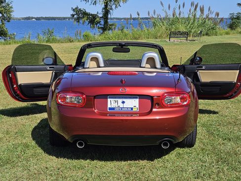 Used 2011 MAZDA MX-5 Miata Grand Touring w/ Premium Pkg image 12