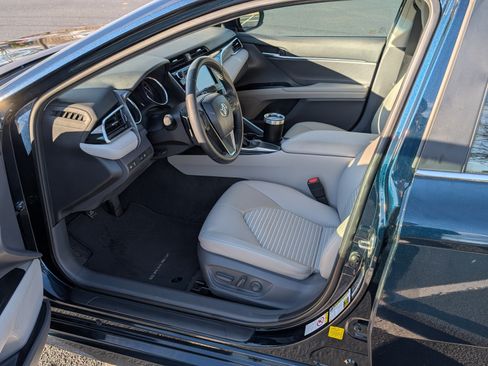 Used 2018 Toyota Camry SE image 8