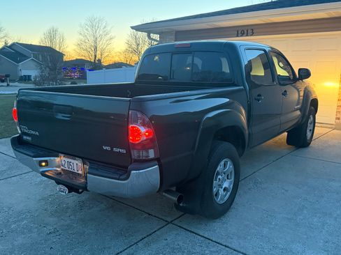 Used 2013 Toyota Tacoma 4x4 Double Cab image 4