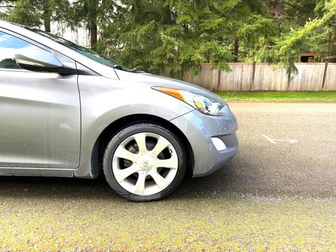 Used 2012 Hyundai Elantra Limited w/ Technology Pkg 5 image 2