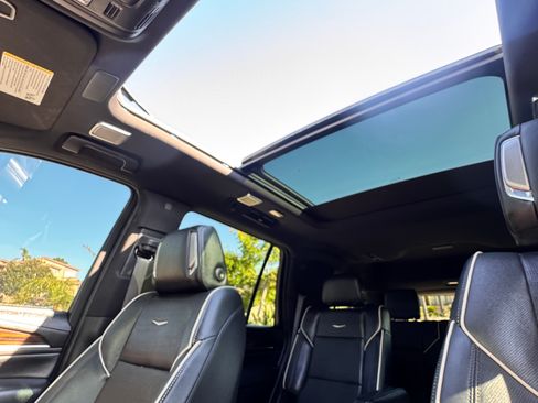 Used 2022 Cadillac Escalade Premium Luxury w/ Performance Package image 14