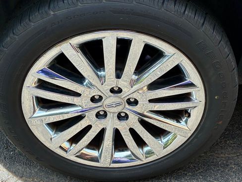 Used 2011 Lincoln MKX AWD w/ 102A Rapid Spec Order Code image 9