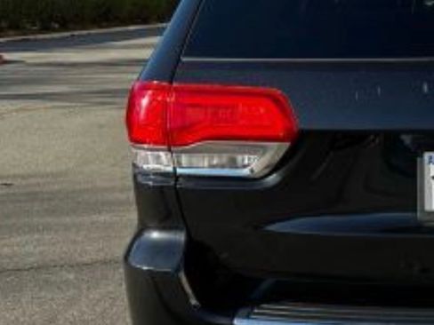 Used 2015 Jeep Grand Cherokee Limited image 2