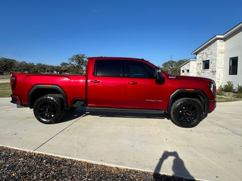 Used 2024 GMC Sierra 2500 AT4 w/ Technology Package image 4