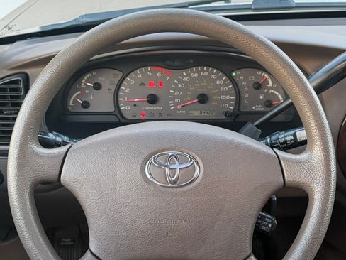 Used 2003 Toyota Sequoia SR5 RWD image 16