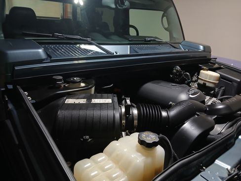 Used 2005 HUMMER H2 SUT w/ Preferred Equipment Group image 16