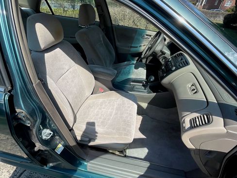 Used 2002 Honda Accord EX image 8