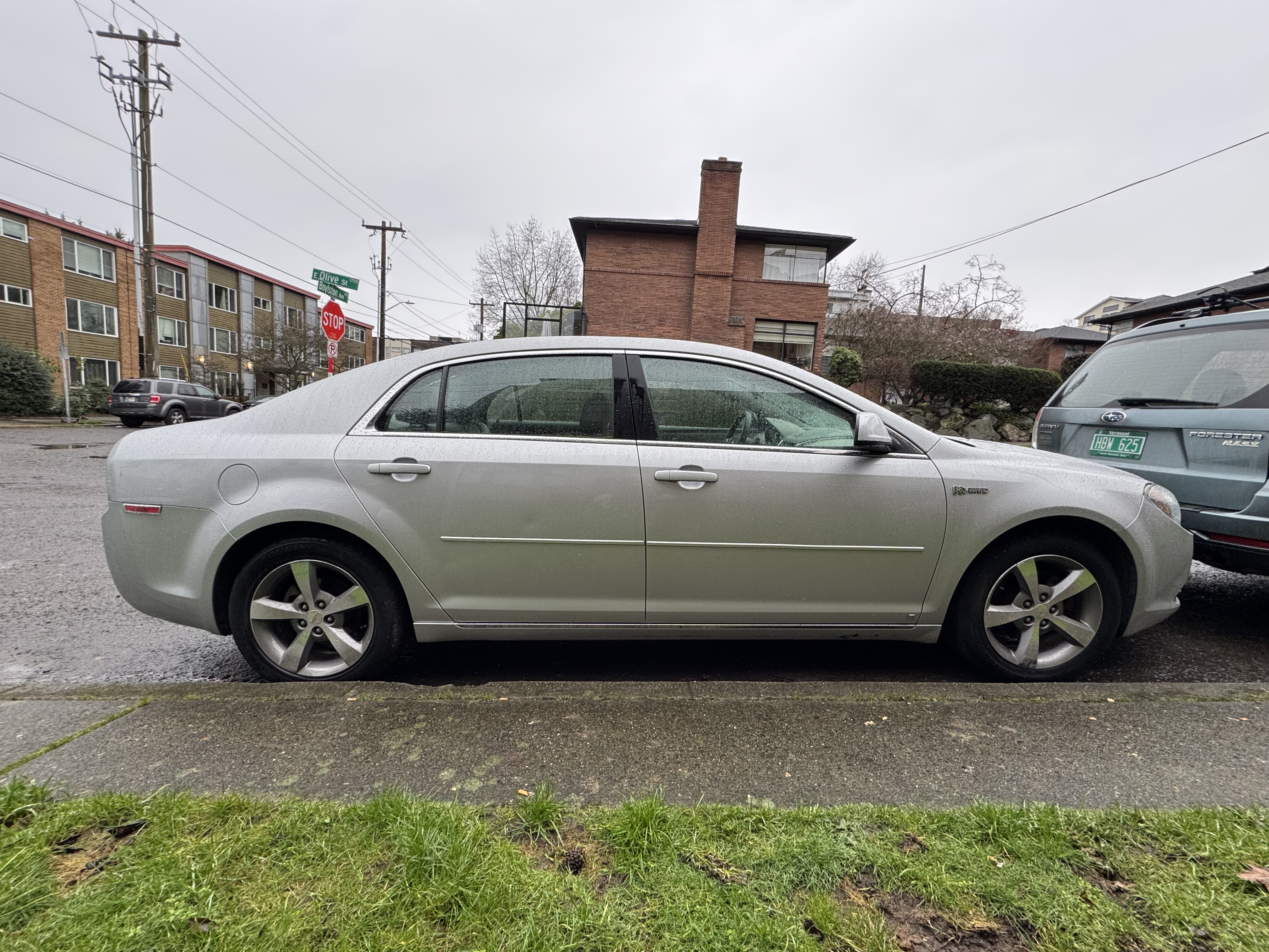 Used 2009 Chevrolet Malibu Hybrid FWD image 2