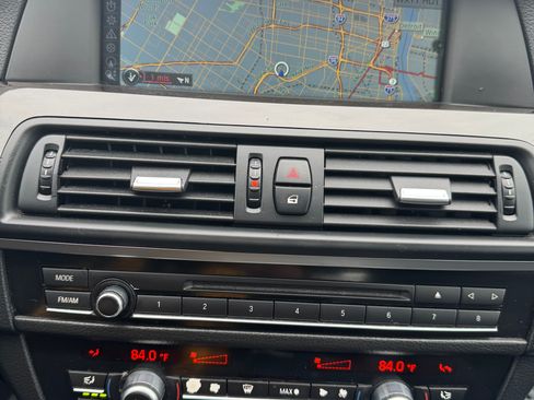 Used 2011 BMW 550i xDrive 550i xDrive Sedan 4D image 10