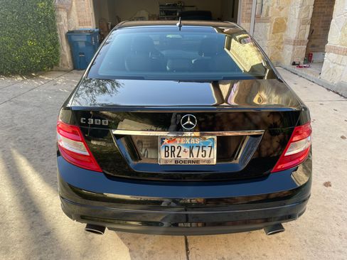Used 2010 Mercedes-Benz C 300 Sedan image 6