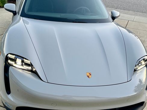 Used 2021 Porsche Taycan 4S image 9