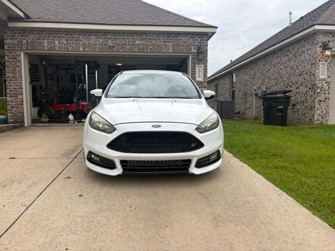 Used 2016 Ford Focus ST FWD image 6
