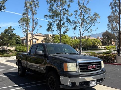 Used 2009 GMC Sierra 1500 W/T w/ Work Truck Preferred Package RWD image 2