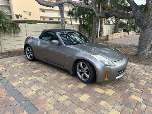 Used 2008 Nissan 350Z Touring image 8