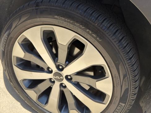 Used 2022 Kia Telluride EX w/ EX Premium Package FWD image 6