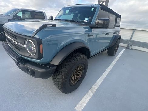 Used 2023 Ford Bronco Black Diamond image 15