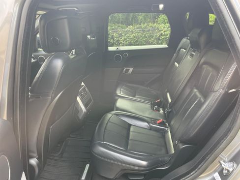 Used 2019 Land Rover Range Rover Sport HSE image 17