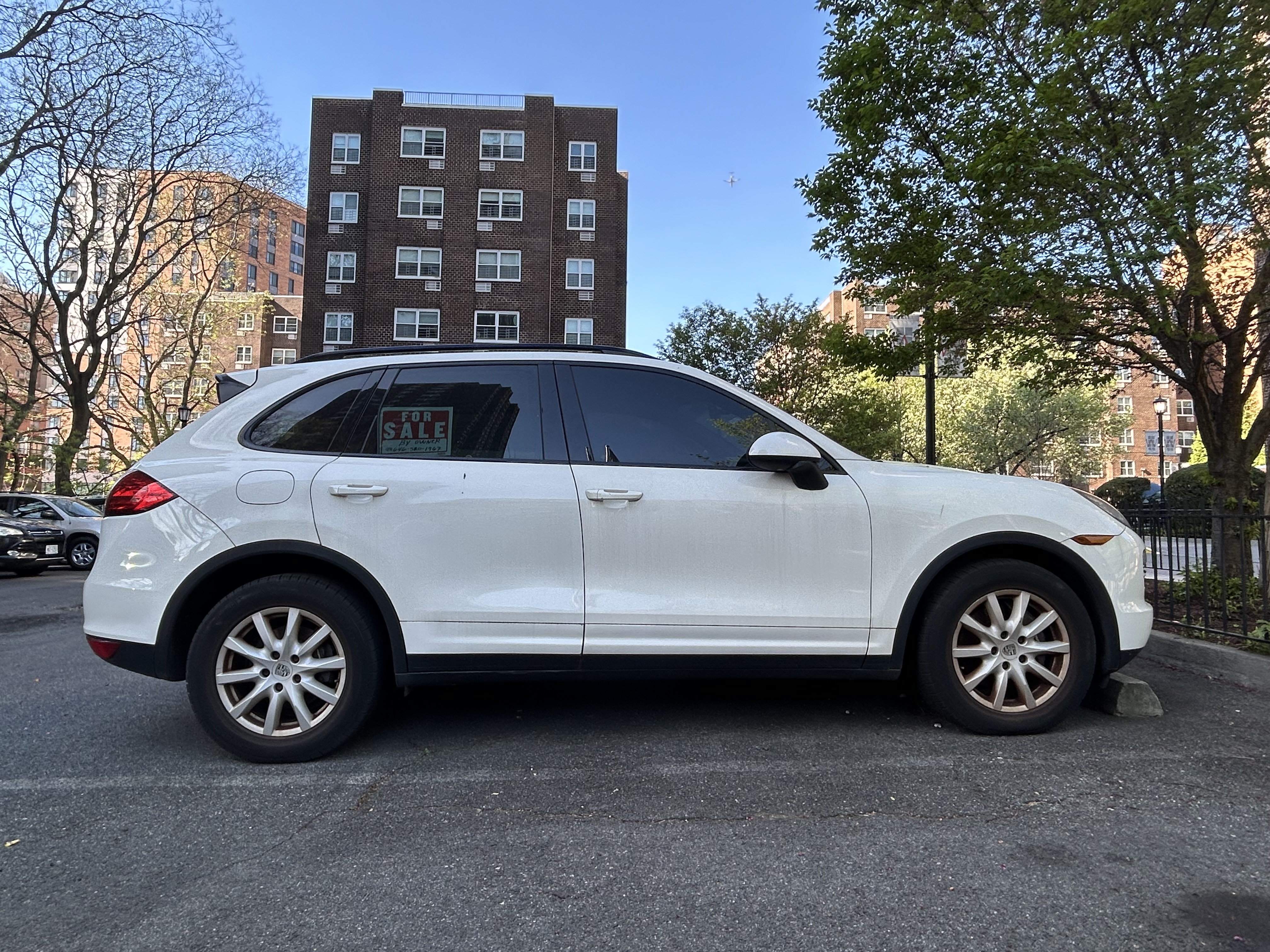 Used 2011 Porsche Cayenne AWD/4WD image 1