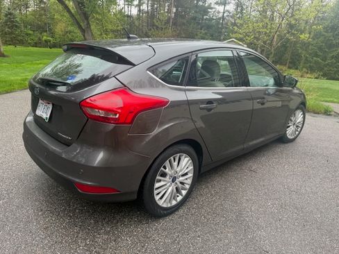 Used 2018 Ford Focus Titanium FWD image 9