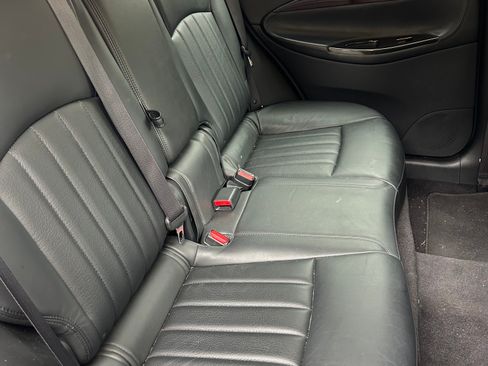 Used 2016 INFINITI QX50 2WD w/ Premium Package image 5