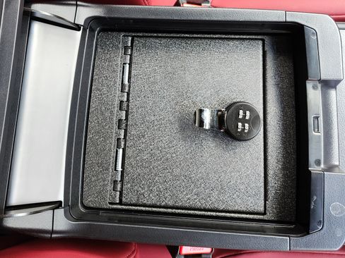 Used 2021 Lexus GX 460 Premium w/ Accessory Package image 19