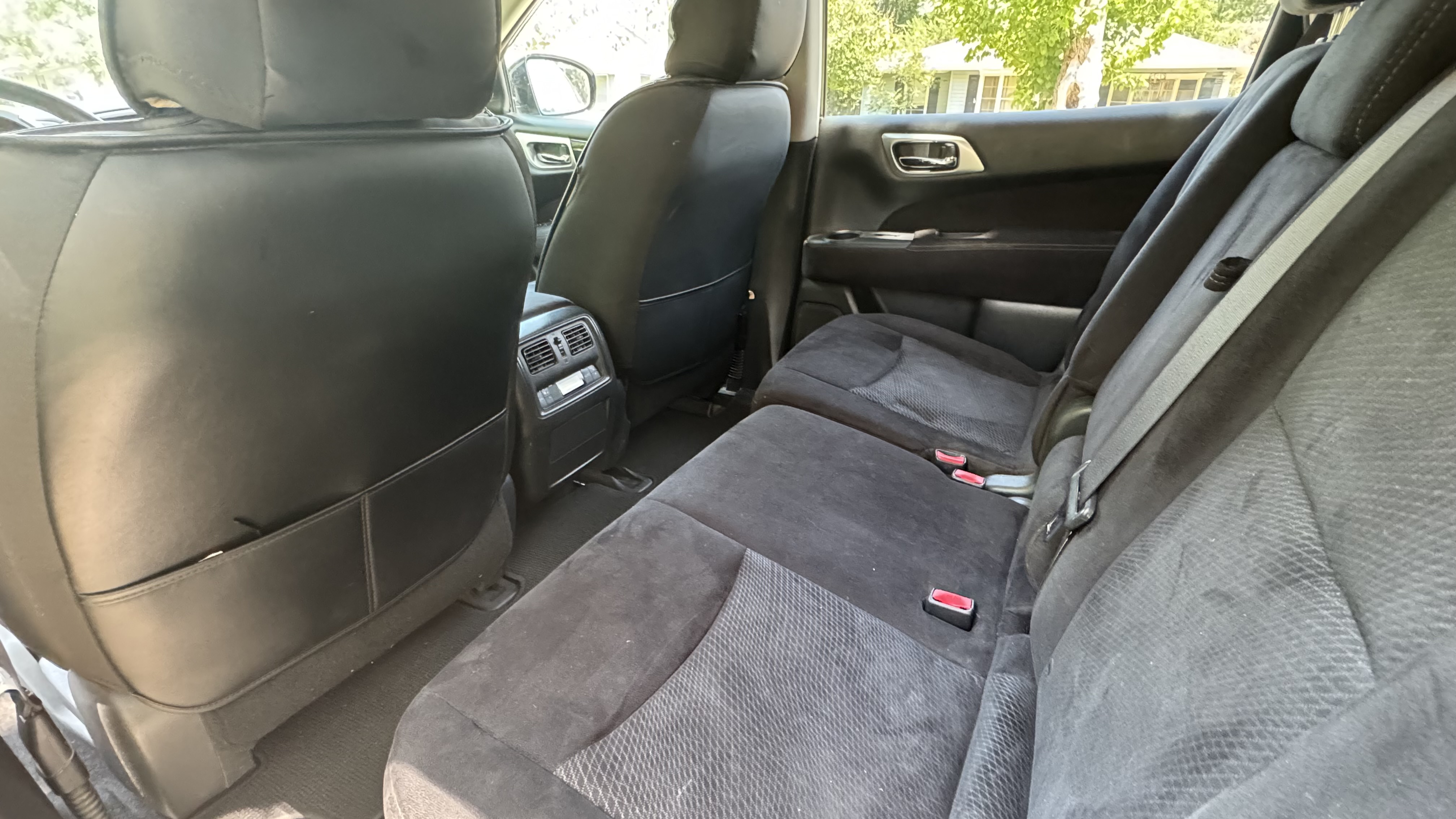 Used 2015 Nissan Pathfinder S FWD image 9